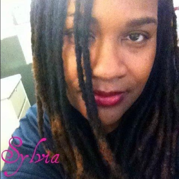 Meet your Posher, Sylvia - Picture 3 of 5